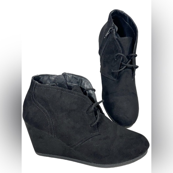 Universal Thread Bessie Wedge Sneakers Womens Size 7.5  Ankle‎ Boots Heel Shoes - Picture 1 of 9